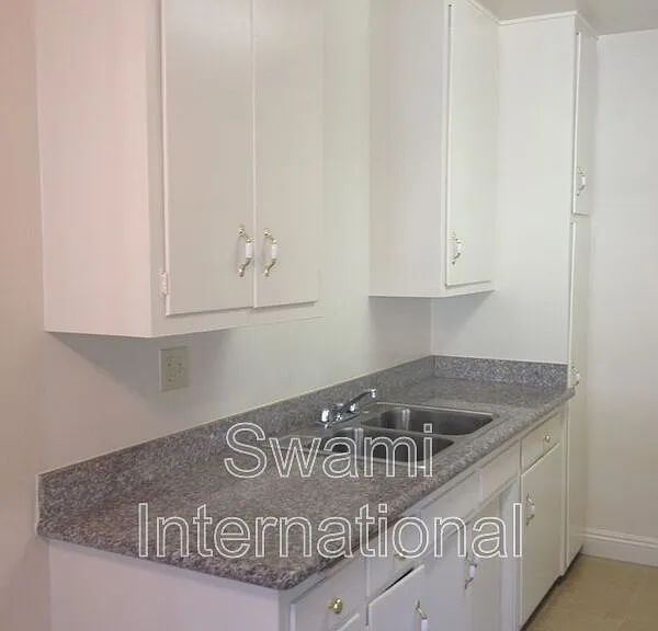 2804 W El Segundo Blvd #2 — Photo 3