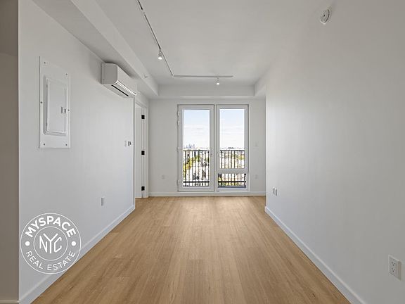 3rd image of 931 Carroll St #905