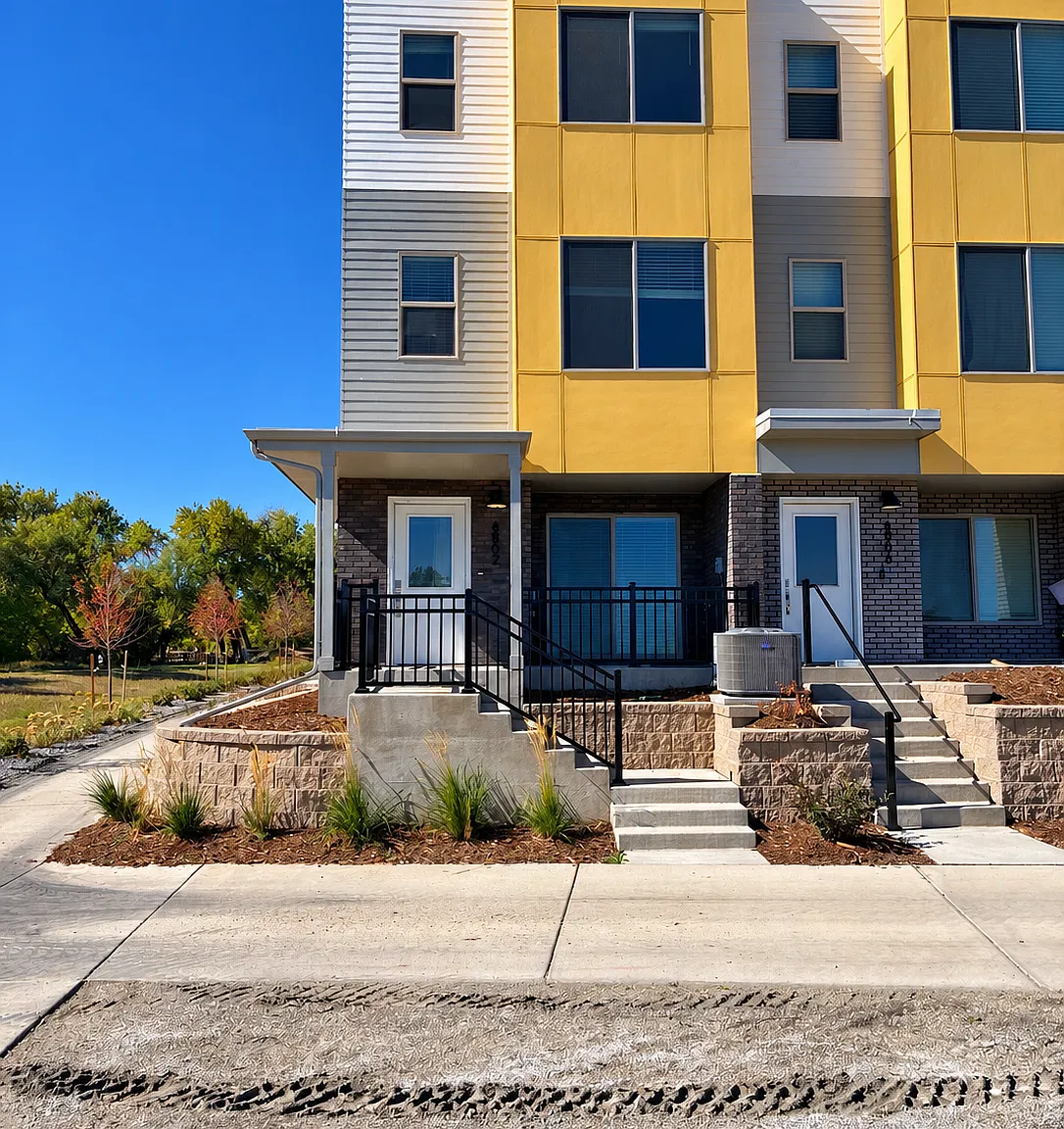 3 bed, 3.5 bath, 1976 sqft, $3,700 — Photo 1