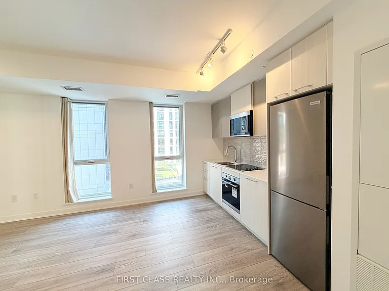10 Oak St #425 — Photo 7