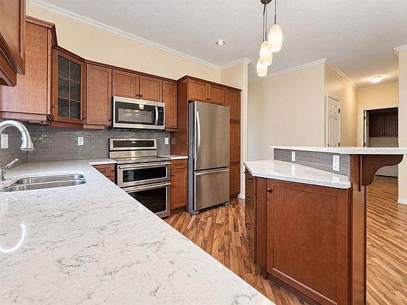 4th image of 141 Ridgestone Ln SW