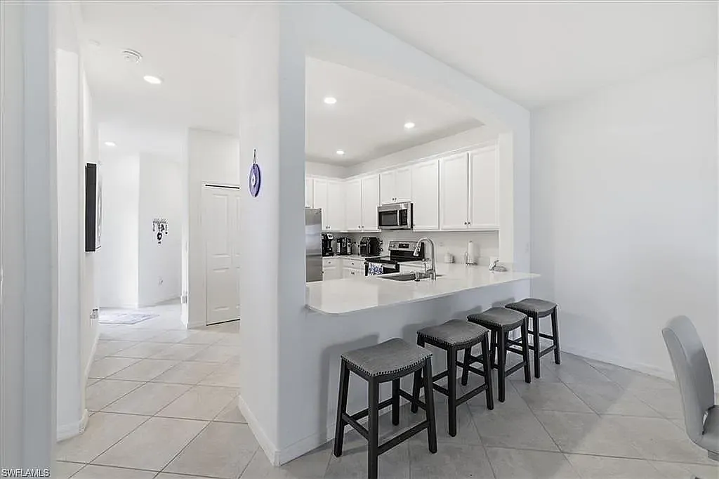 3 bed, 1417 sqft, $2,400 — Photo 1