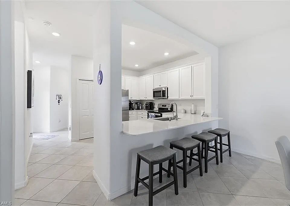 1st image of 2636 Vine Ave