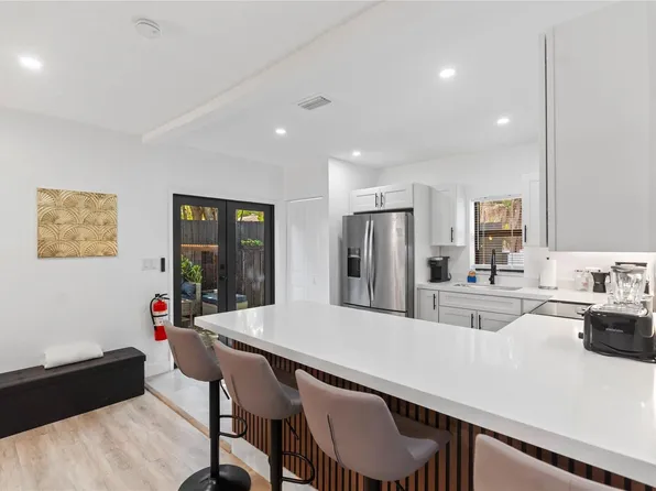 719 NE 36th St, Oakland Park, FL 33334