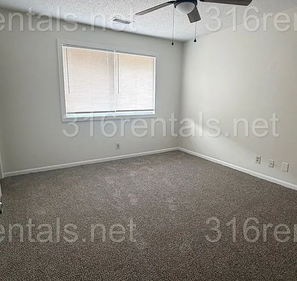 $700 - Bailey Court Apartments - Newly Renovated 2 Bedroom, 1.5 Bathroom! — Photo 7