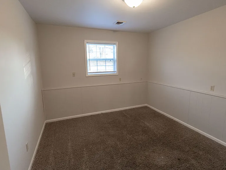 2916 Leeway Dr #D — Photo 10