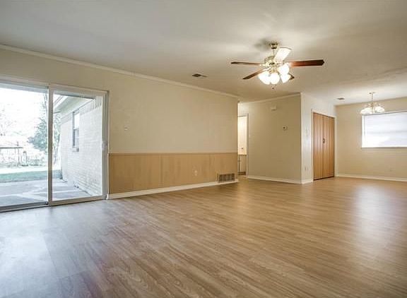 5th image of 1113 Darlene Ln