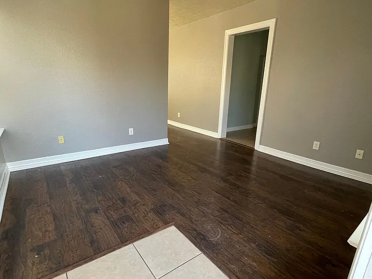 2530 Liberty St #3 — Photo 2