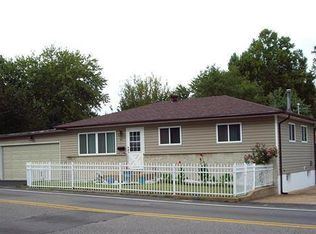 5821 Heege Rd, Saint Louis, MO 63123