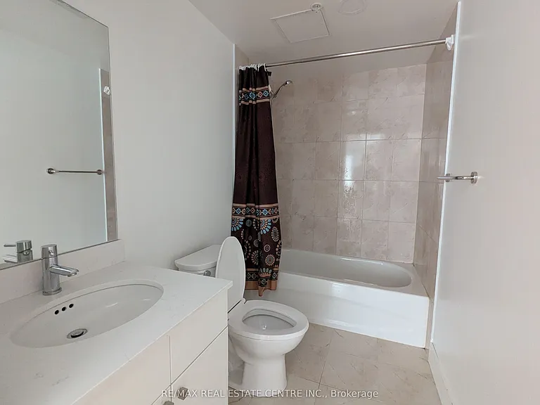 1 Wellington St #418 — Photo 16
