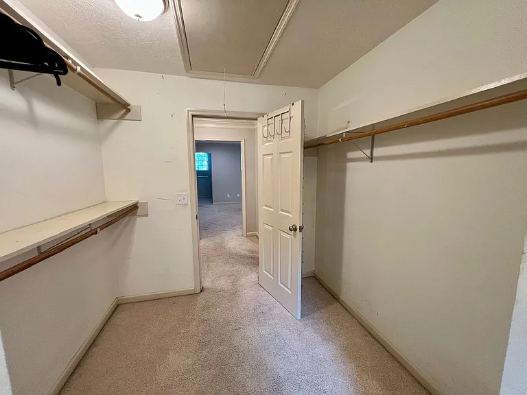 1302 Honeywood Pl — Photo 30