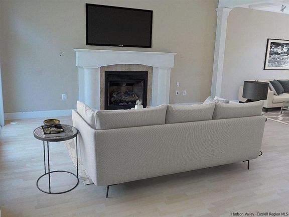 5th image of 75 Dame Van Winkle Cir