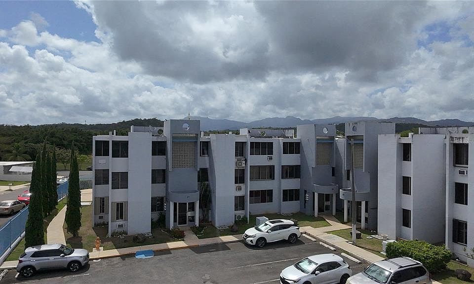1st image of COND PLAZA DEL ESTE #18