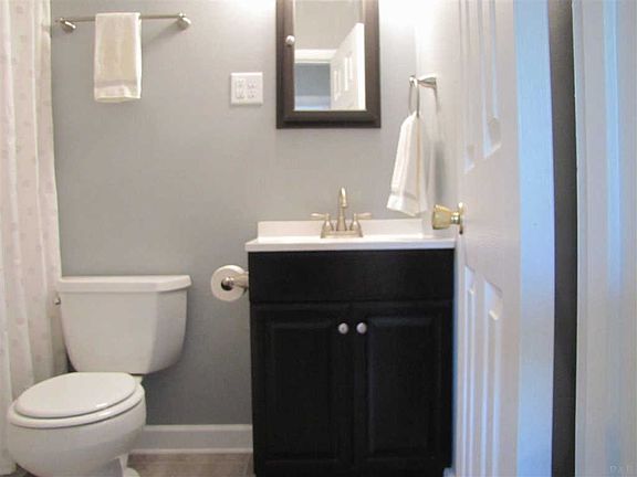 5th image of 3020 Lenora Pl