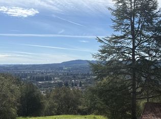 936 Valley View Drive, Healdsburg, CA