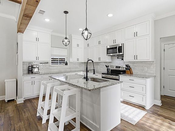 4th image of 40 Berwick Rd