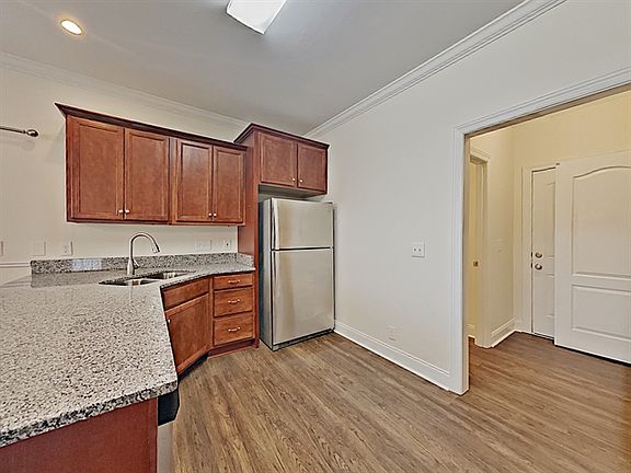5th image of 1525 Barnsley Dr