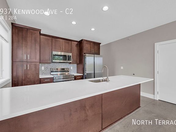 4th image of 3937 Kenwood Ave #C2