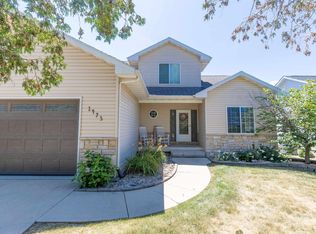 1473 Oakcrest Dr, Waterloo, IA 50701