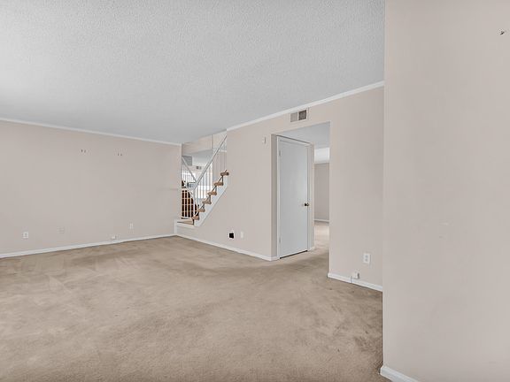 5th image of 1752 Hobbits Glen Dr