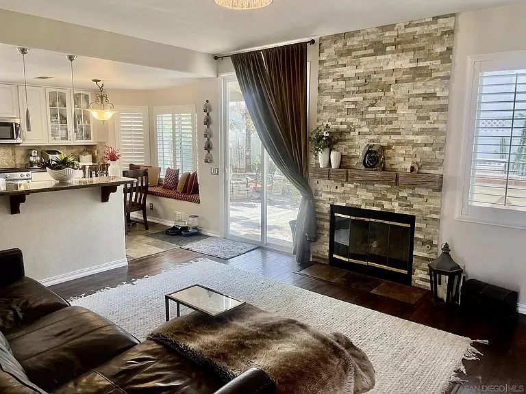 4575 Avenida Privado — Photo 12