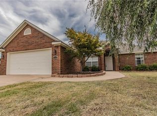 1800 SW Spruce Rd, Bentonville, AR 72712