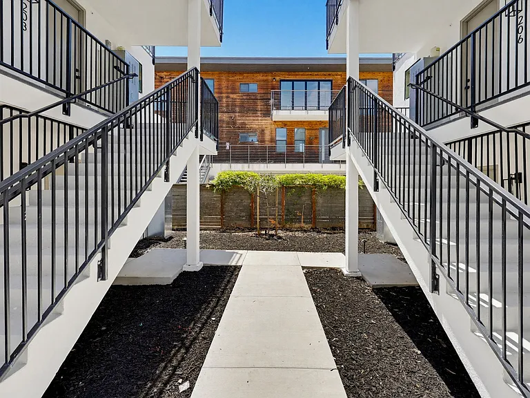 4732-4734 Utah St — Photo 19