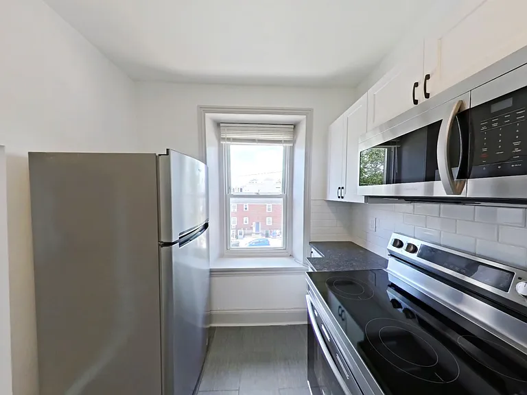 355 Lyceum Ave #3 — Photo 5