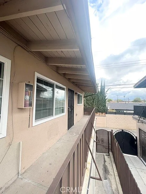 2 bed, 1000 sqft, $2,100 — Photo 4