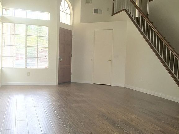 2nd image of 3202 Canary Ct