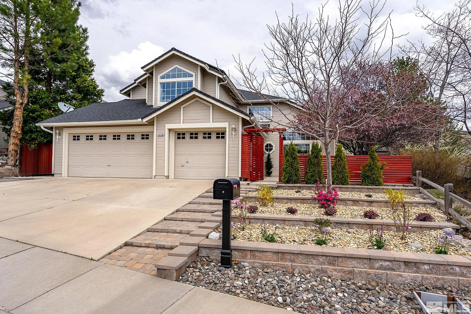2410 Gatewood Dr photo 1