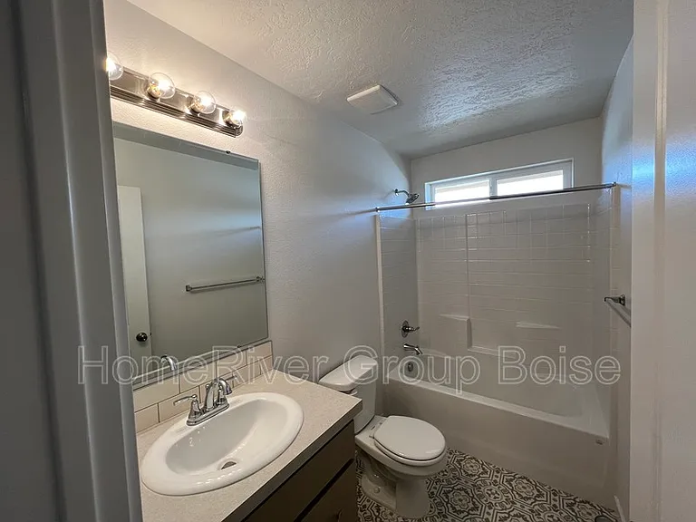 3794 E Berwick Dr — Photo 7