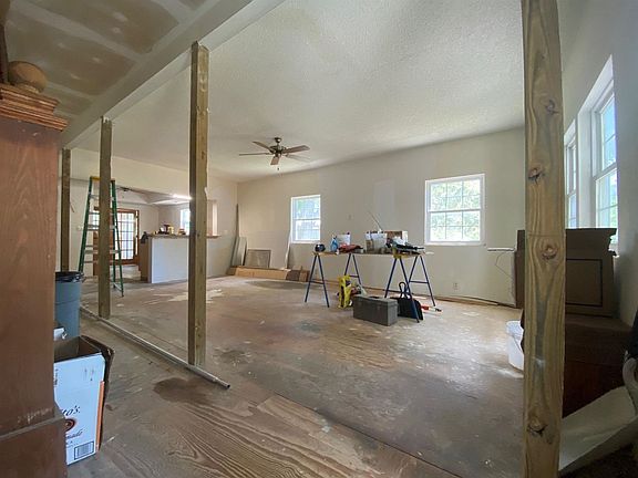 2nd image of 108 N C St