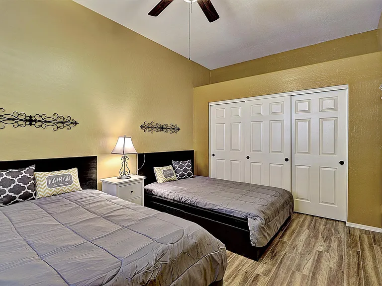 Bedroom 3, 2 full beds