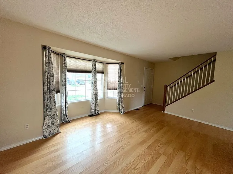 1067 Clogger Ln — Photo 4