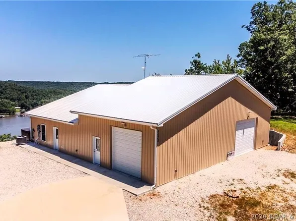4423 Lw High Point Rd, Stover, MO 65078