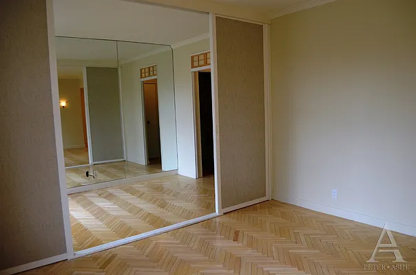 Rented by Peter Ashe | media 19