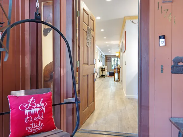 11741 Oslo Dr, Truckee, CA 96161