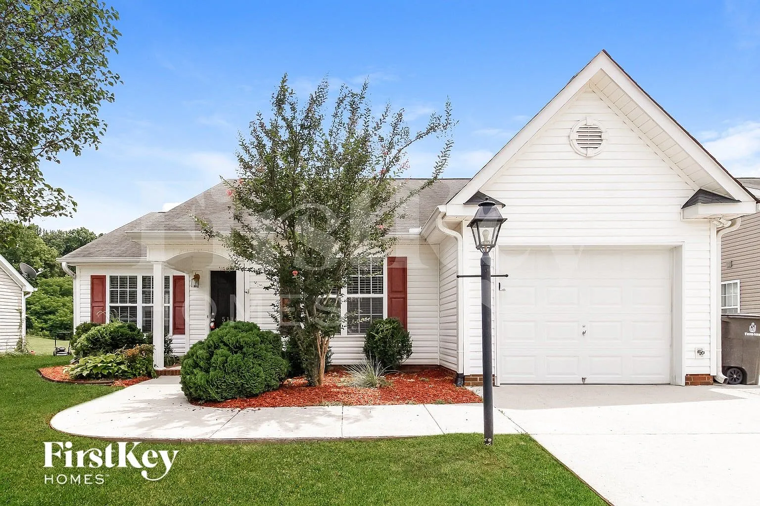 3 bed, 2.0 bath, 1186 sqft, $1,660 — Photo 1