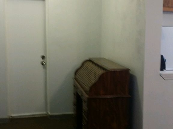 2br alcove-door to bath