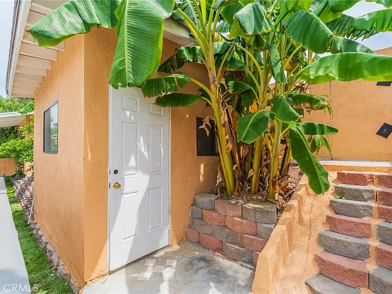 5562 Highland Ave — Photo 14