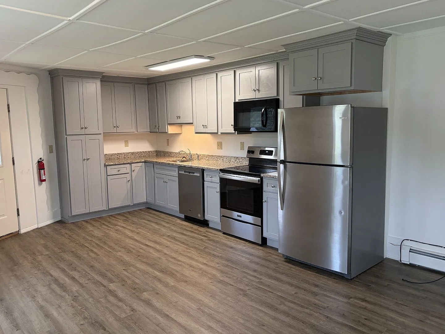 Updated 1-Bedroom Apartment With In-Unit Laundry Tucked Away Near Downtown Hanover! $500 Security... — Photo 3