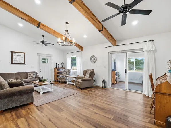 2270 Ginder Rd NW, Lancaster, OH 43130