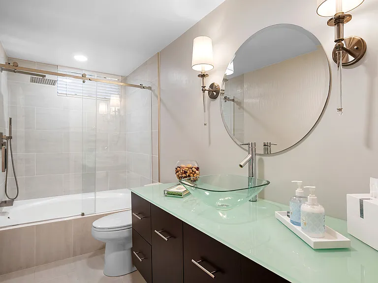 236 N Louise St #109 — Photo 23
