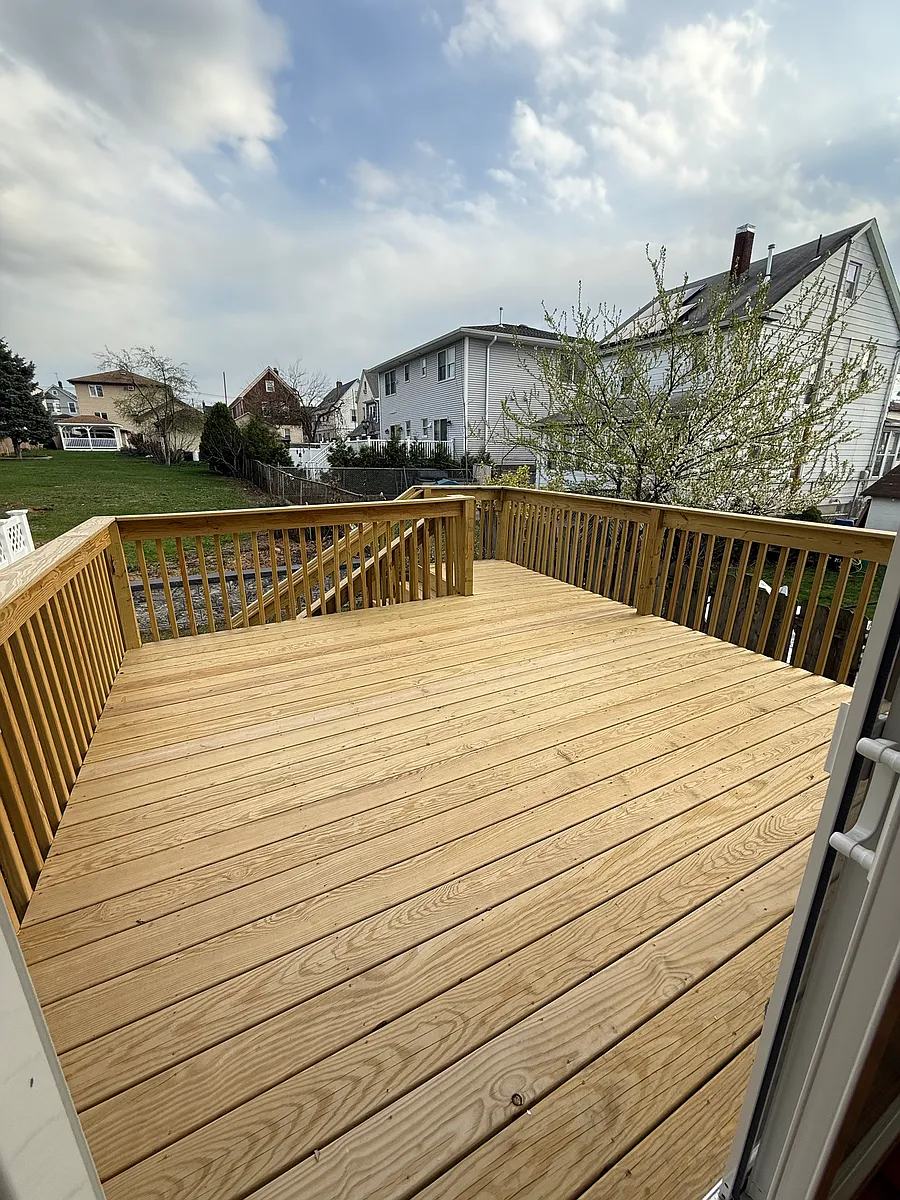 Building Photo - 370 Semel Ave #B