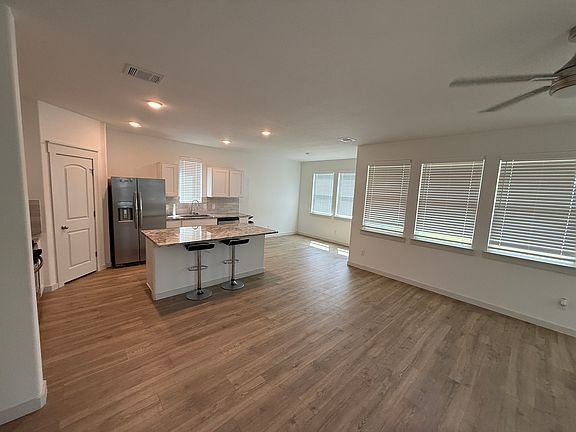 5th image of 1106 Arborwood Dr