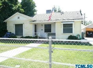 907 N Highland Ave, Visalia, CA 93291