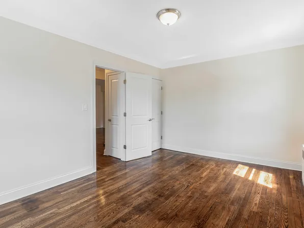 4489 Broadway image 11 of 11