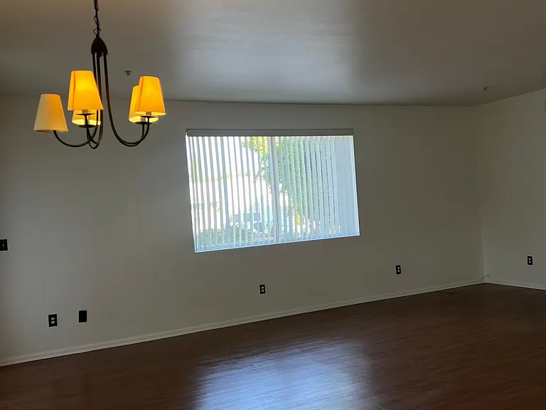 10756 Camarillo St #201 — Photo 27