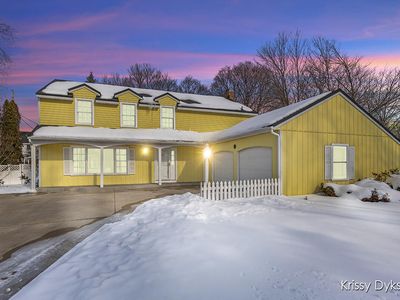699 Brookfield St, Holland, MI, 49423